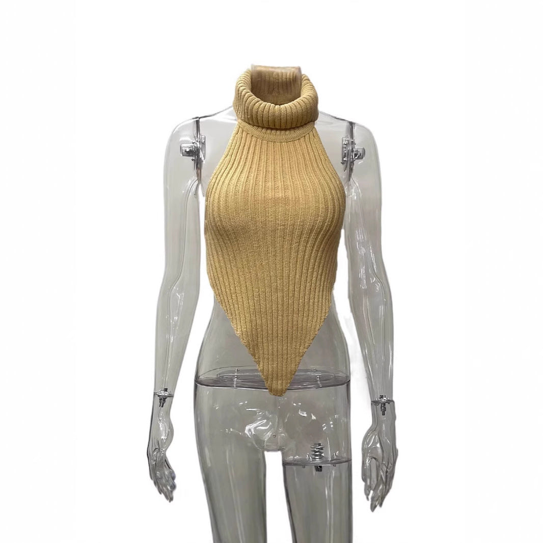 Dame High-Neck Striktop med asymmetrisk snit Stilla