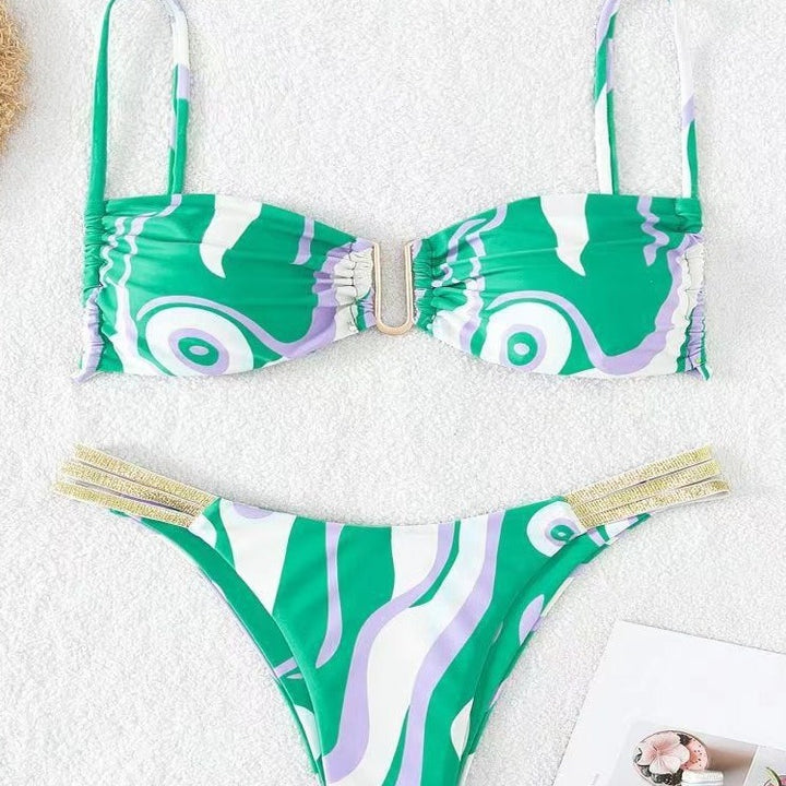 Dame triangel-bikini med elegant rynkeeffekt og moderigtige accenter Skovae