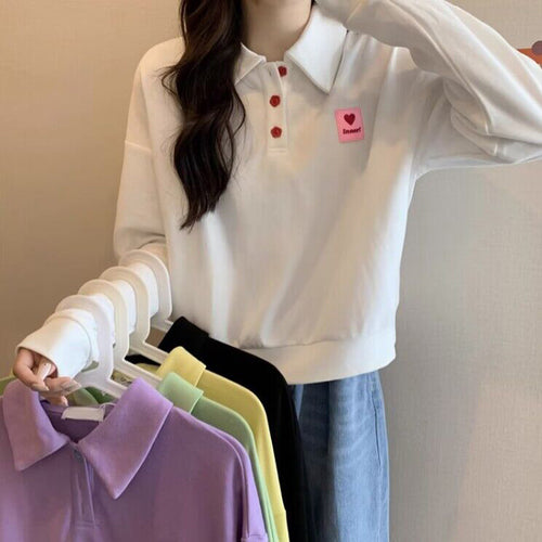 Femme Relaxed Fit Polo-Style Sweatshirt med Hjerteemblem Stilla