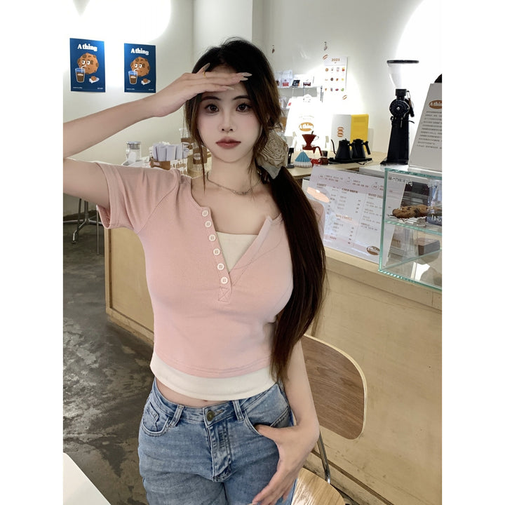 Femme Ripp-Crop-Top med knapdetalje Stilla