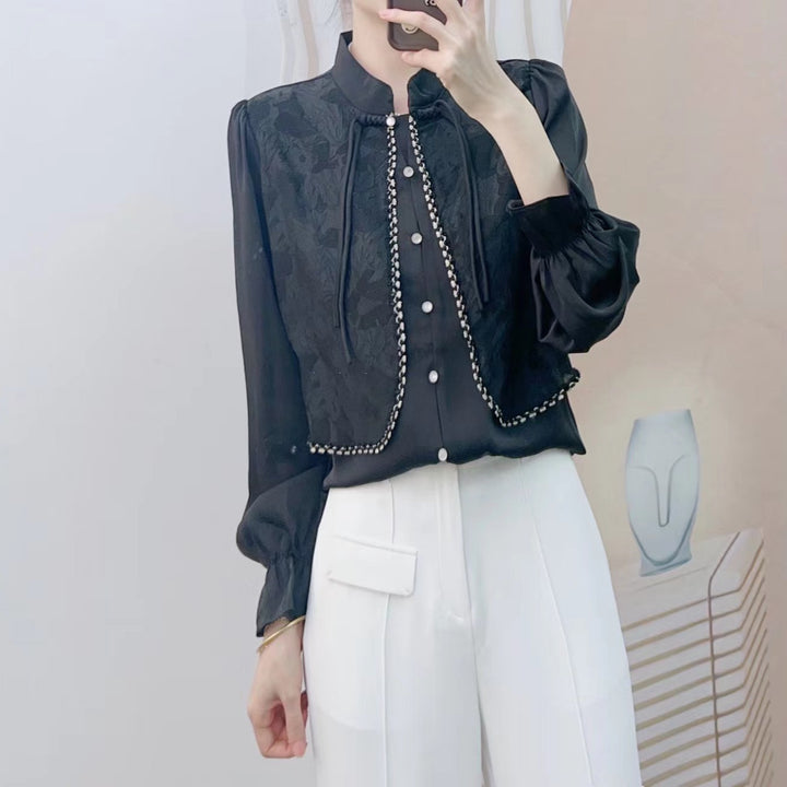 Dame Elegant Bluse med kunstnerisk Perleudsmykning og romantisk Rødsøm Stilla