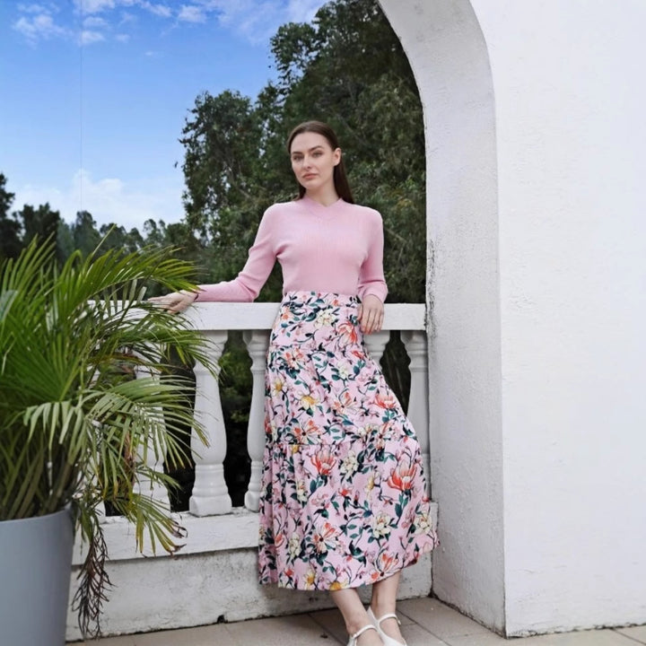 Dame maxikjole med blomstermotiv og elegant snit Stilla