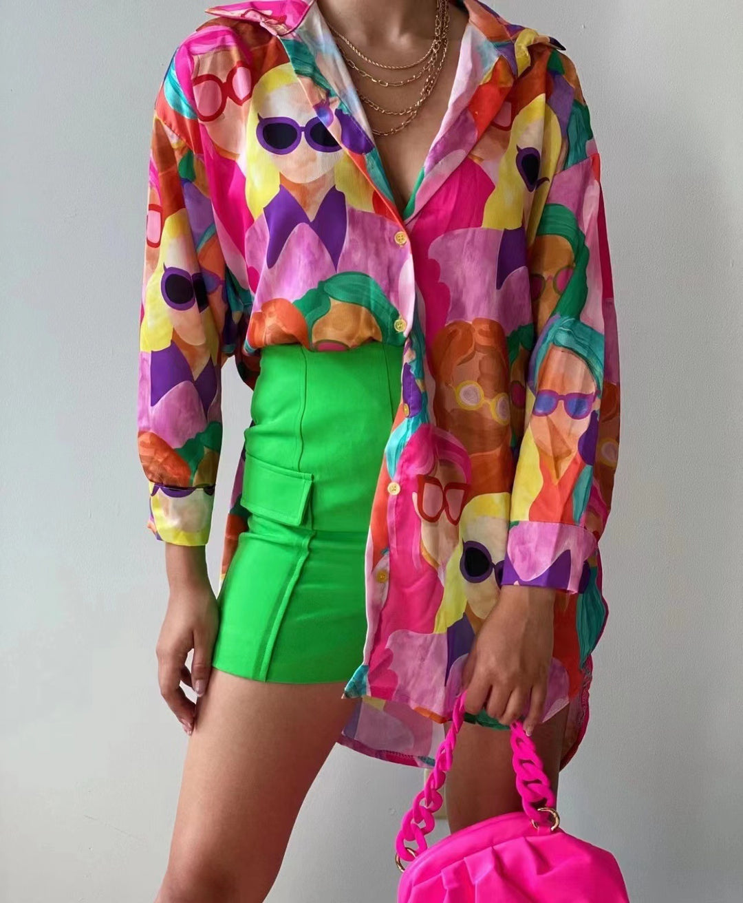 Dame Oversized Bluse med farverige illustrationer Stilla