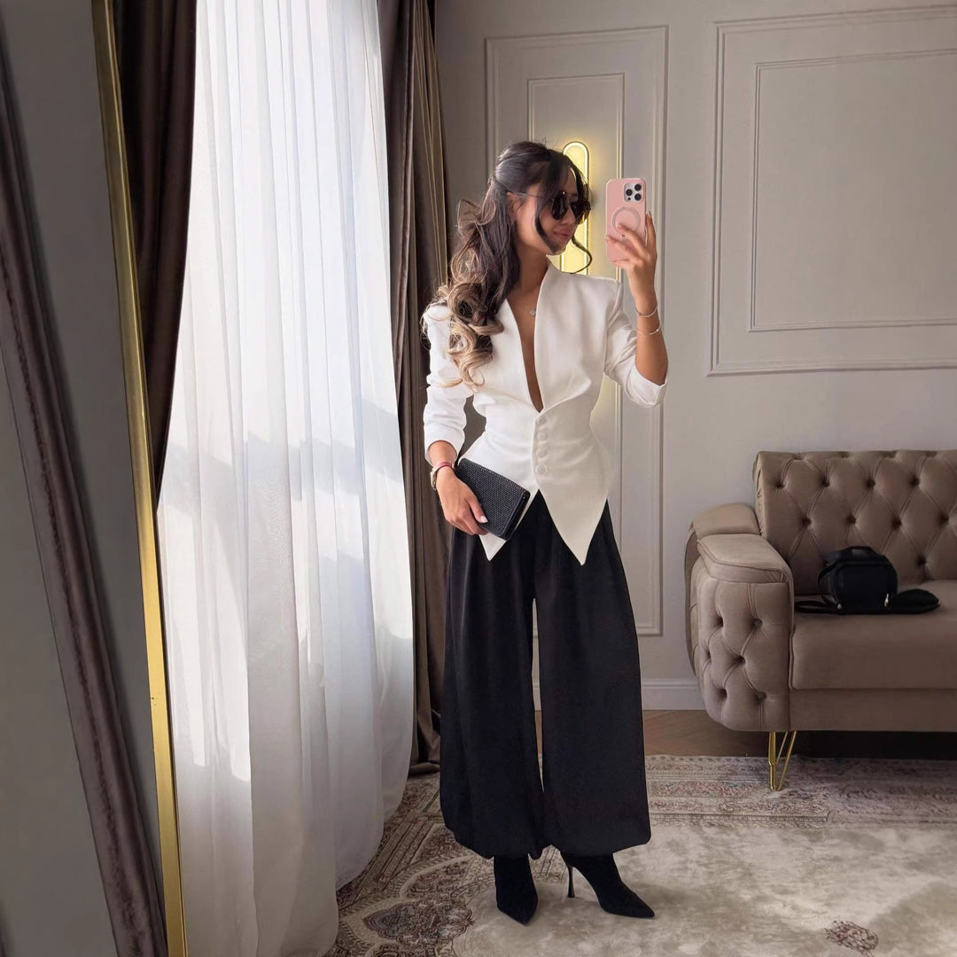 Damer elegant tætsiddende blazer med dyb V-hals Stilla