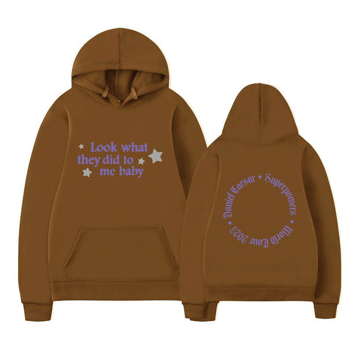 Kvinders hætte sweatshirt med kreativt slogan og unikt design Skovae