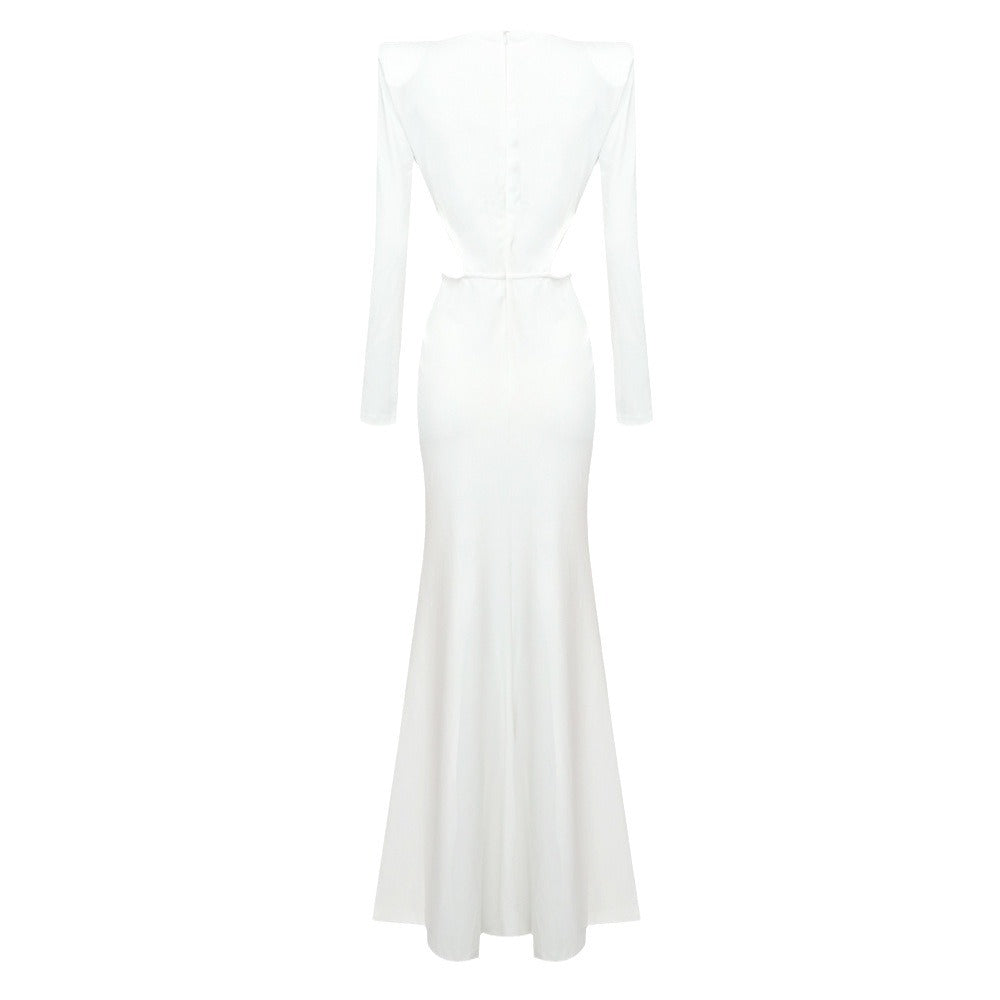 Dame elegant aftenkjole med kunstnerisk drapering og dyb slids Stilla