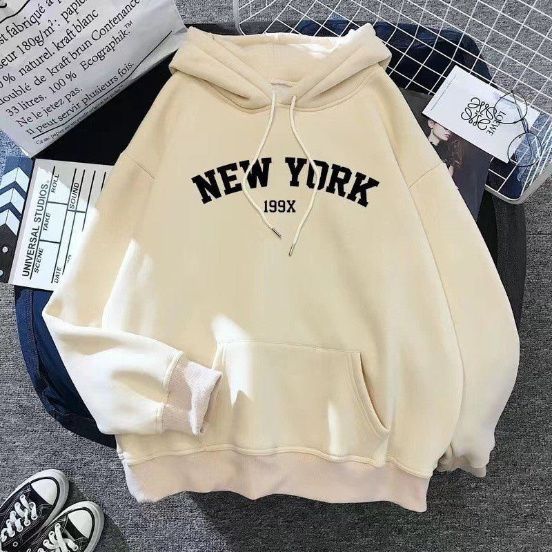 Kvinders hoodie med sporty New York print Skovae