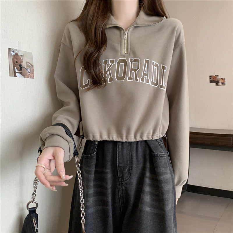 Femme Cropped Half-Zip Sweatshirt med Snøre-Detail Stilla
