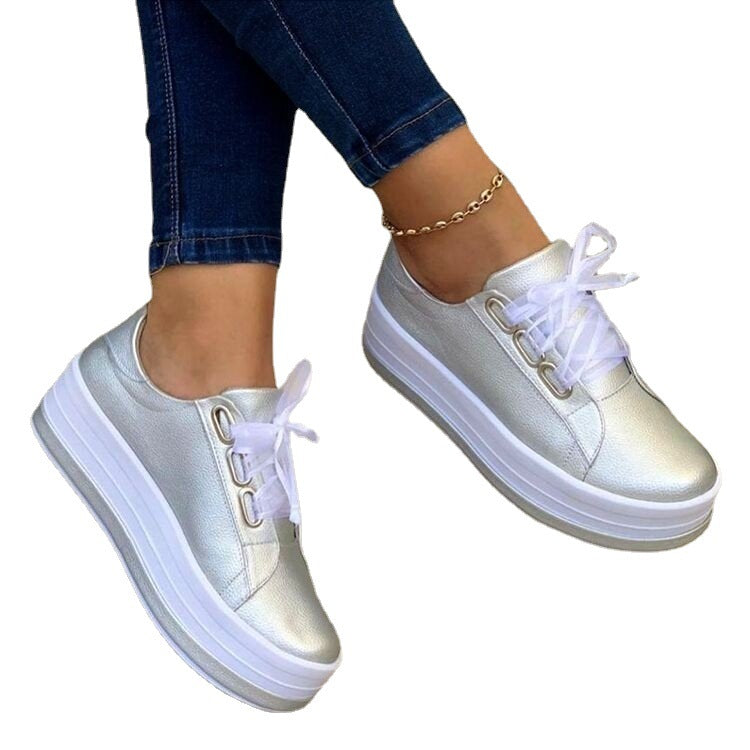 Dame Plattform Sneakers med modigt metallic-overflade Stilla