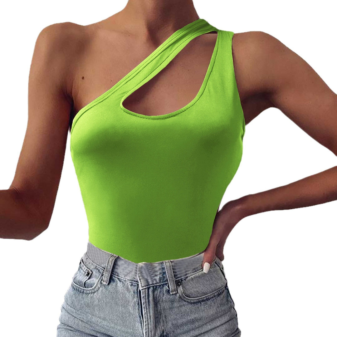 Dame One-Shoulder Body med moderne Cut-Out Stilla