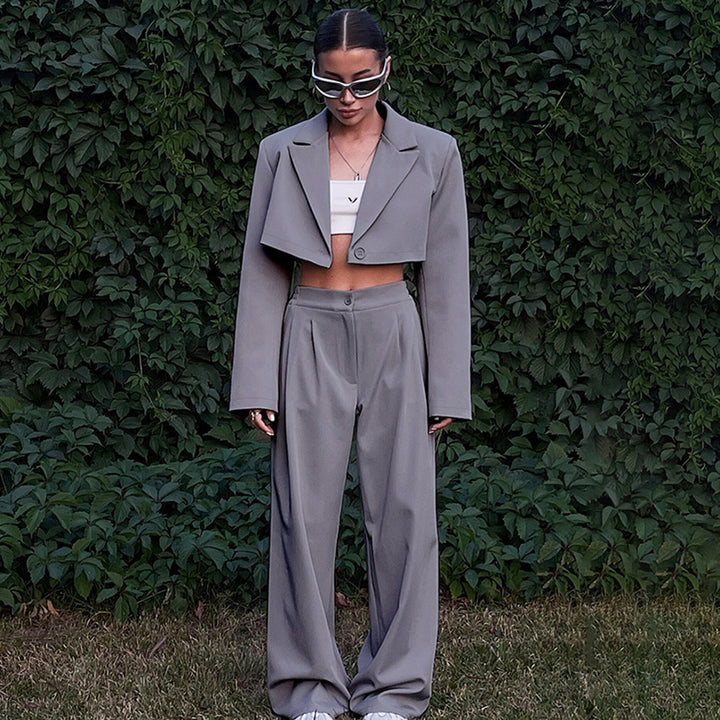 Dame moderne cropped Blazer-sæt med elegante detaljer Stilla