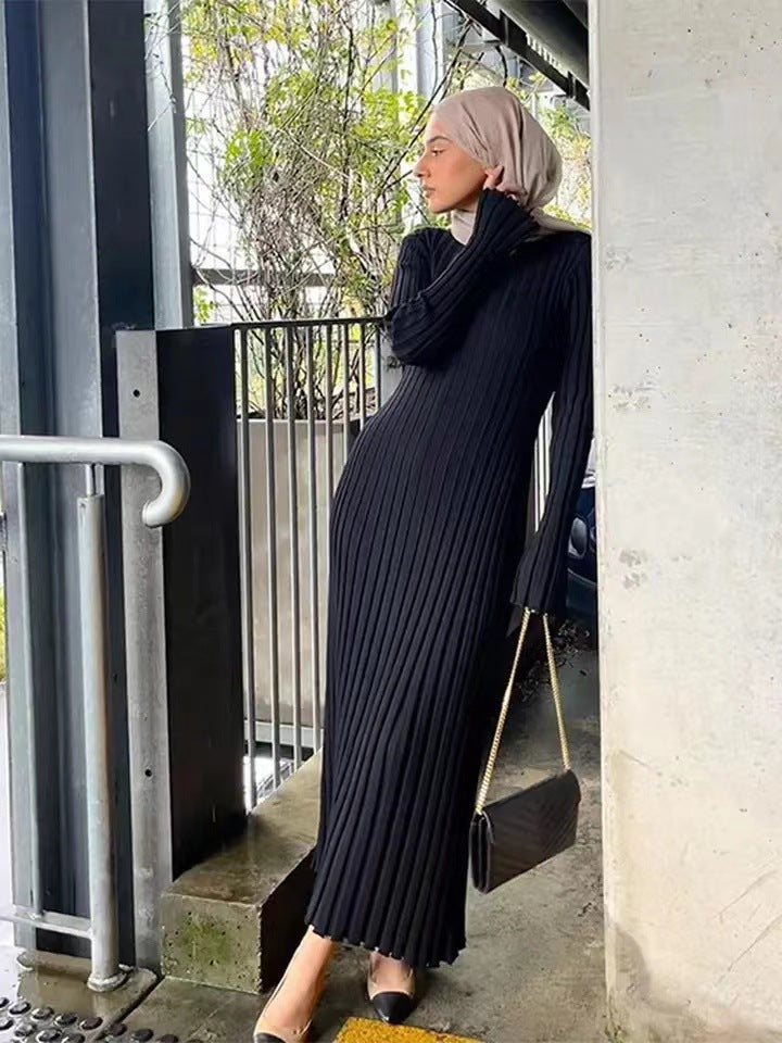 Dame Midi-kjole med elegant ribbet mønster og raffinerede flæsedetaljer Stilla