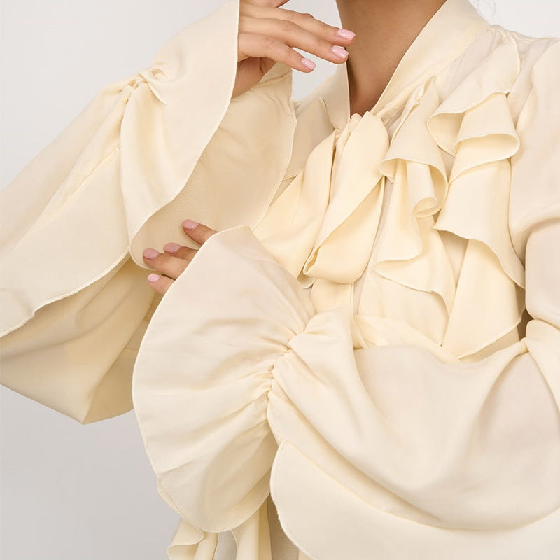 Dame rynket bluse med elegant krave og lange ærmer Stilla