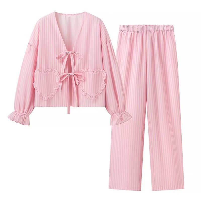 Dame pyjamassæt med flæsedetaljer og hjerter Stilla