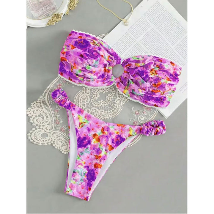 Dame Bandeau-bikini med romantisk flæseudstyr og forførende blomsterdesign Skovae