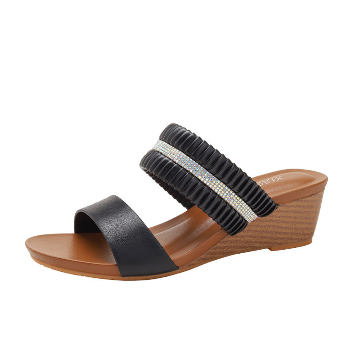 Dame Wedge-sandaler med fashionable remme og glitrende accenter Stilla
