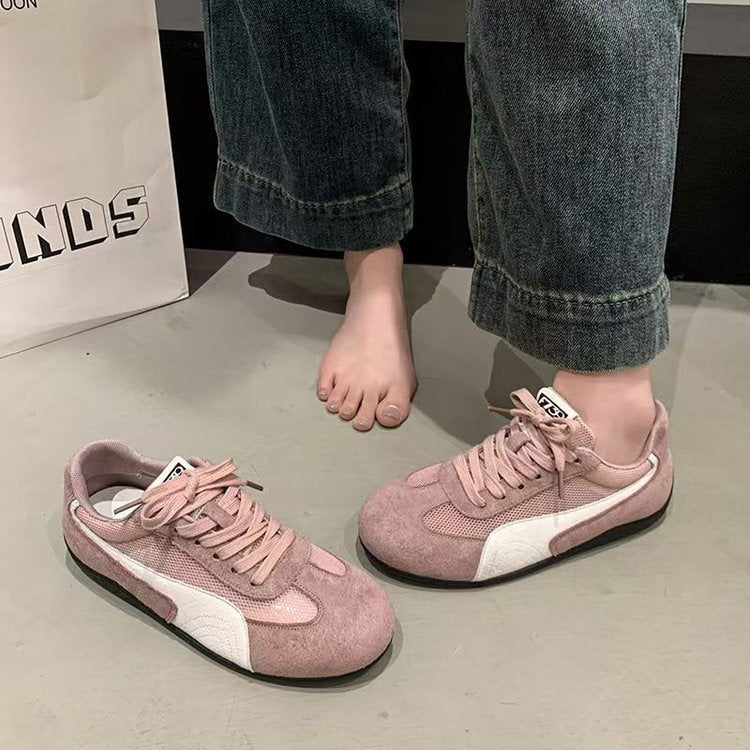 Dame sportiv sneaker i elegant design med åndbar overfladestruktur og fleksibelt sålprofil Stilla