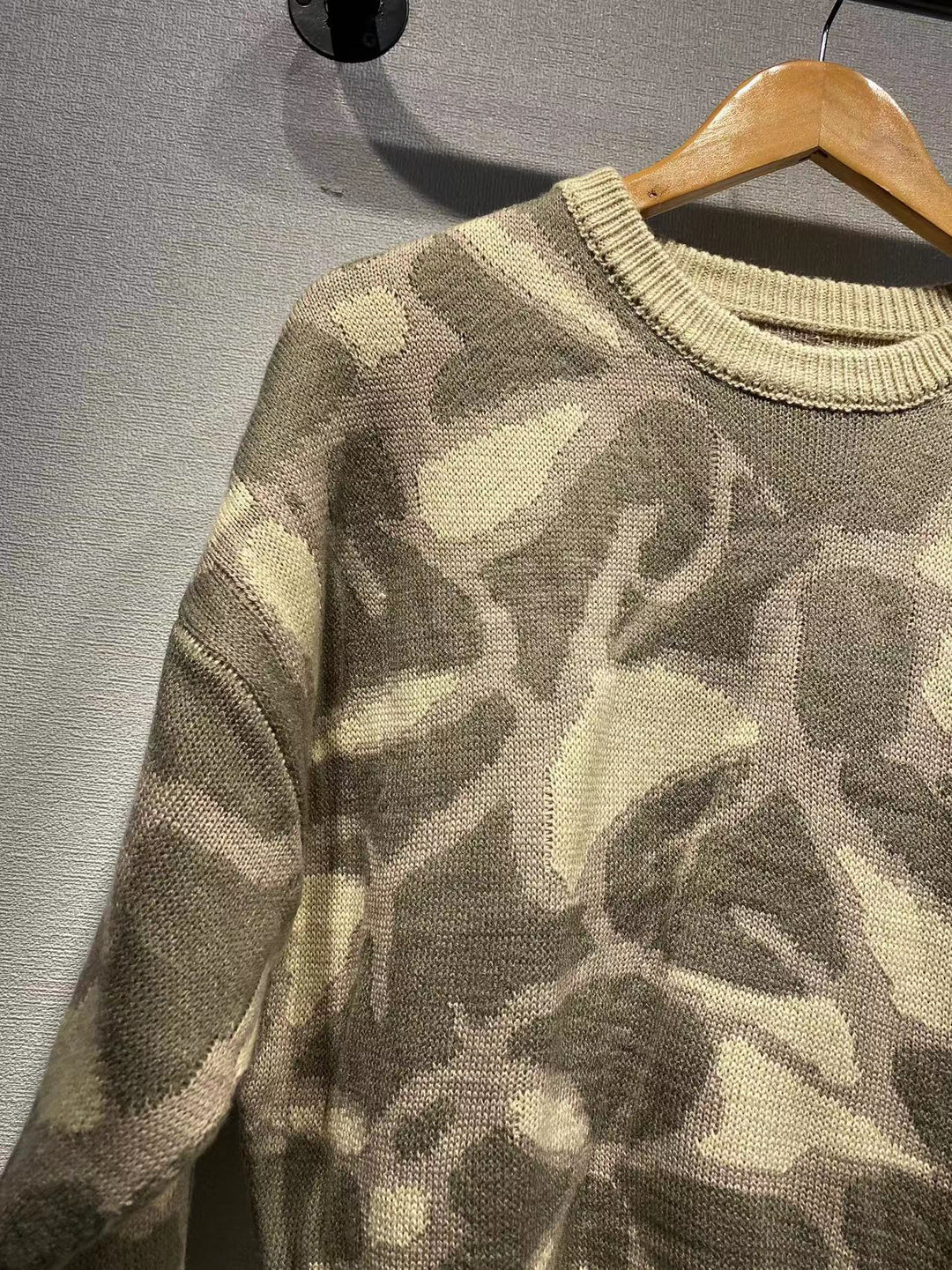 Dame Oversized Strikpullover med asymmetrisk mønster og behagelig kant Stilla