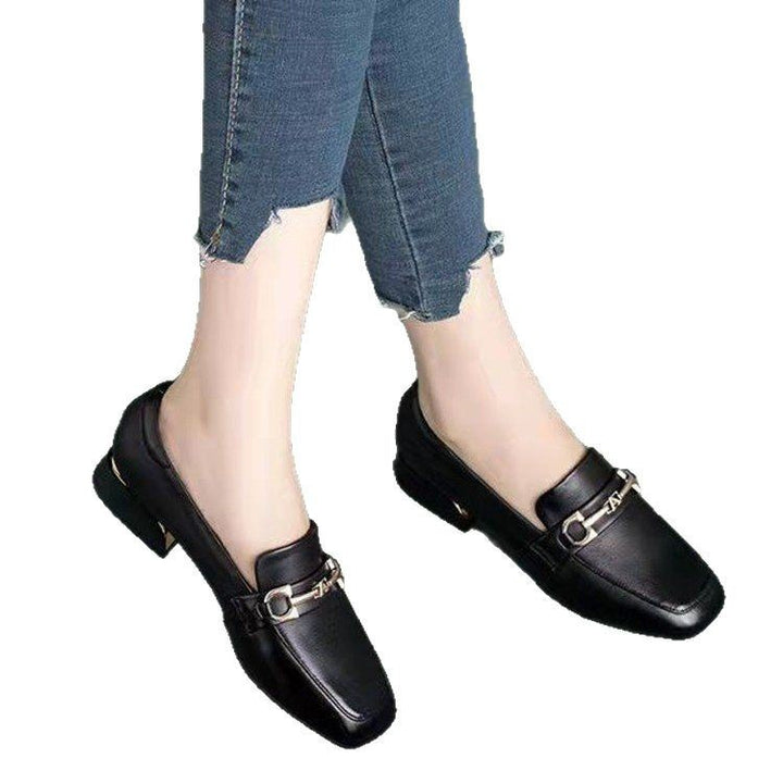 Dame elegante loafers med gyldne accenter Stilla