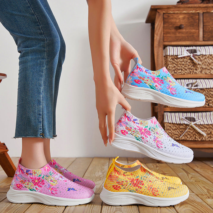 Dame Glamourøse Slip-On Sneakers med flower broderi og mode Strass-applikationer Stilla