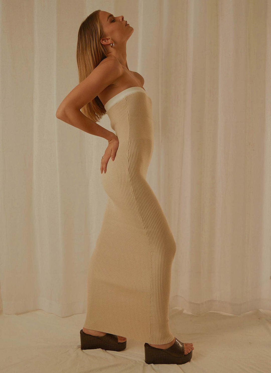 Dame elegant maxi kjole lavet af fin ribstrik Skovae