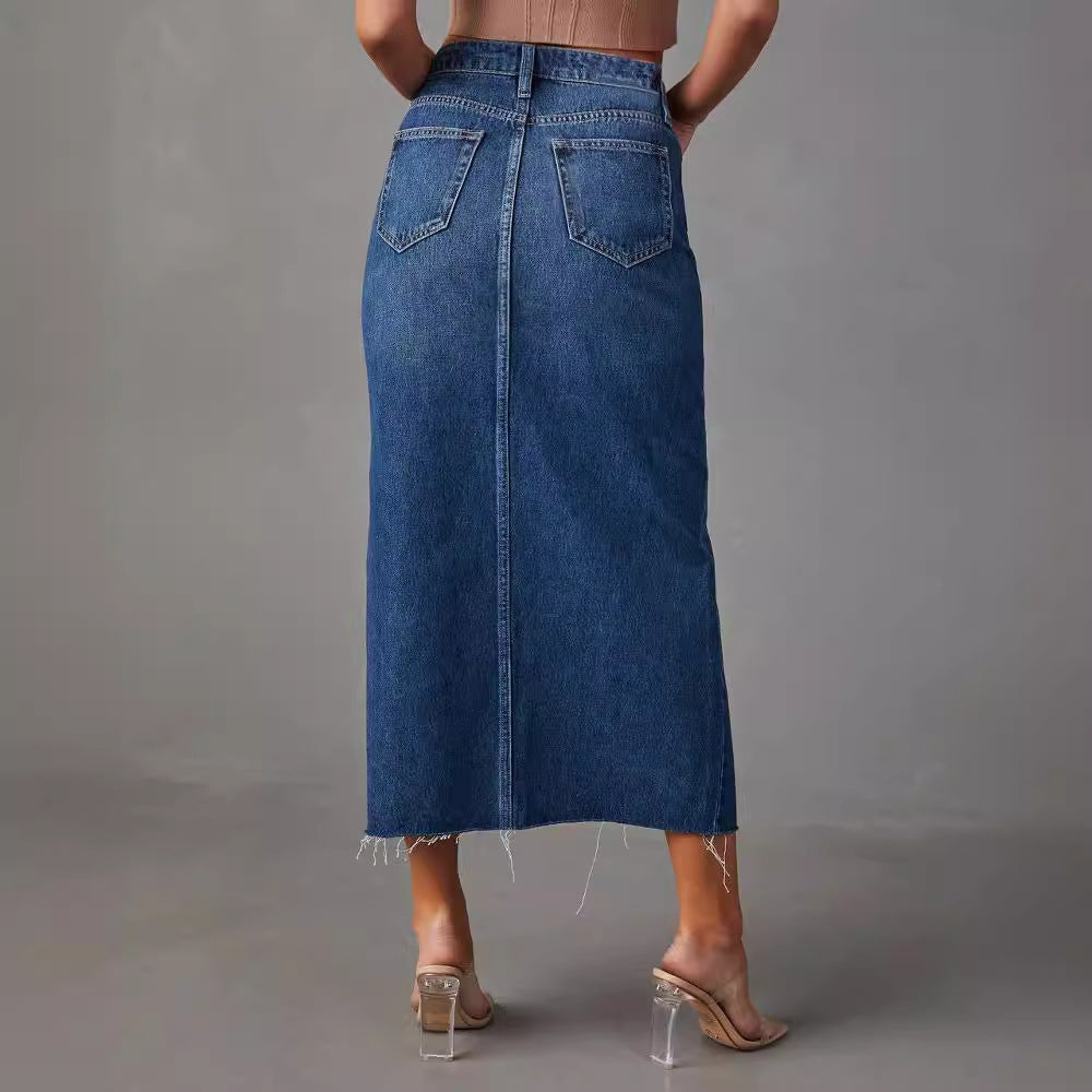 Dame denim mid nederdel med høj skæring, sideslids og frynset kanter Skovae