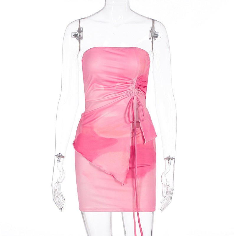 Dame mini-kjole med asymmetrisk snit og draperingsdetaljer Skovae