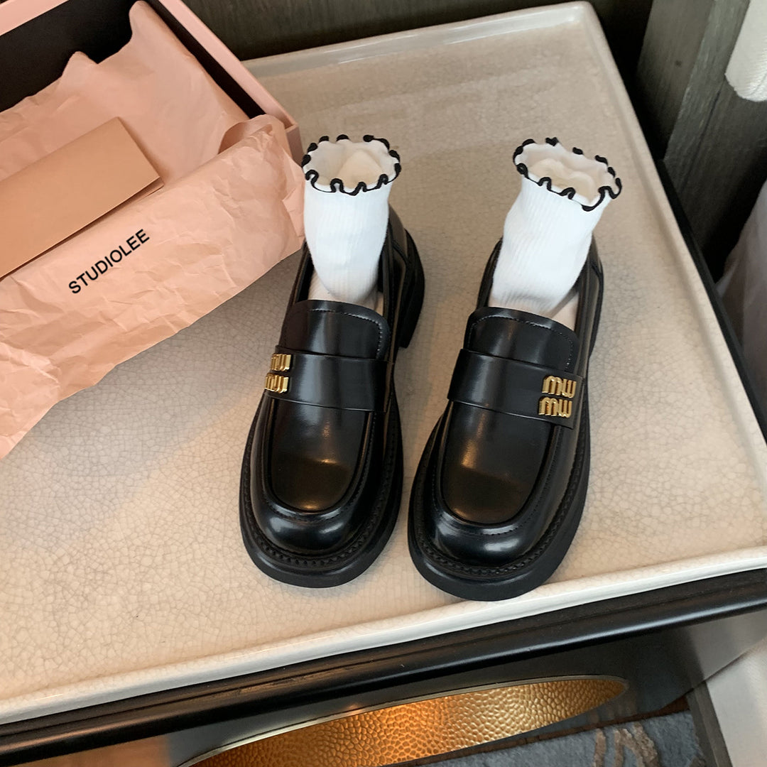 Herre Klassiske Slip-On Loafers med Elegante Metalakcentre Stilla