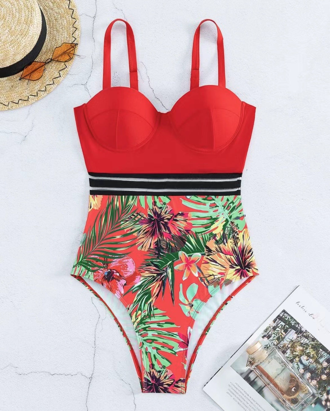 Dame bikinisæt med højt skåret trusse og blomstret design Stilla