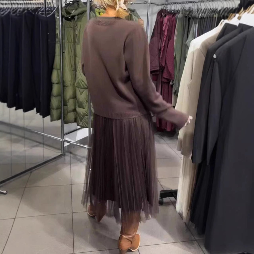 Kvinders trendy, asymmetrisk sweater med drapering Skovae