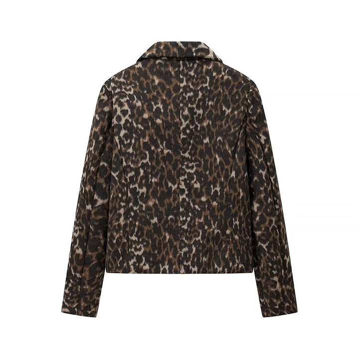 Damernes mode korte jakke i stilfuld leopardprint Stilla