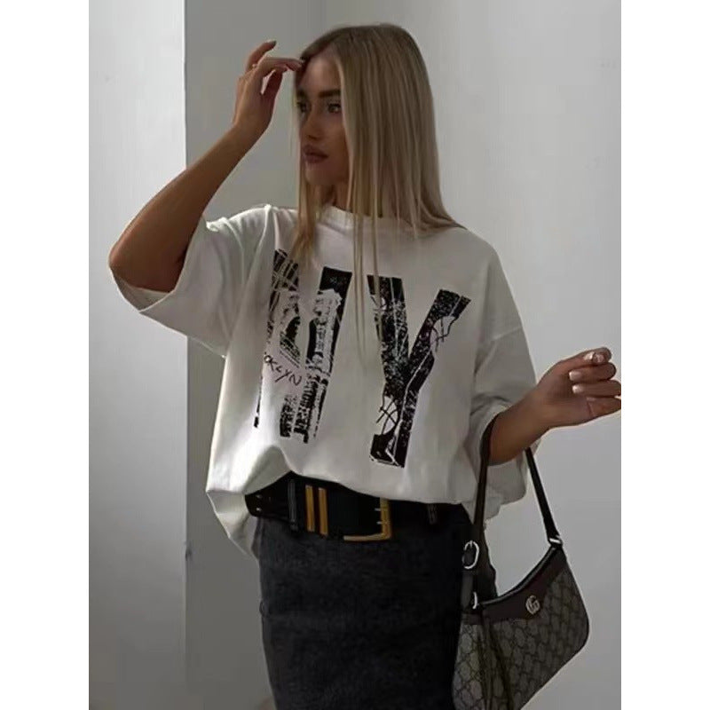 Damer casual T-shirt med trendy Brooklyn-print og oversized snit Stilla