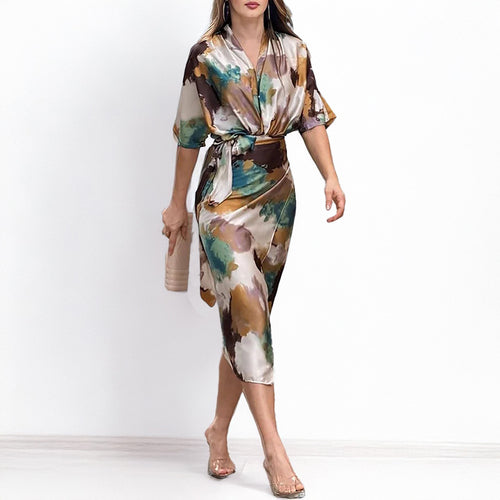 Dame wrap kjole med elegant silkefølelse og moderne kunsttryk Stilla