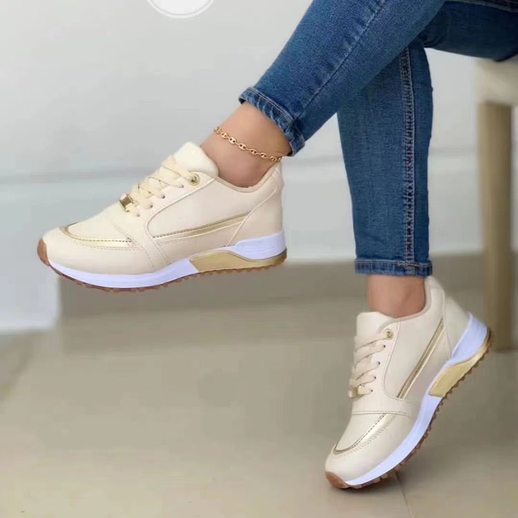 Dame Sporty Sneakers med stilfuldt overmateriale Stilla