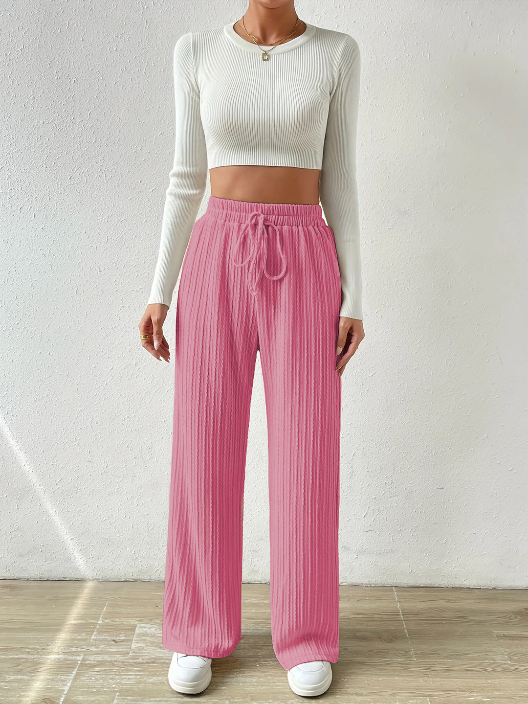 Dame afslappet lounge-sæt med strækbart crop-top og bløde palazzo-bukser Stilla
