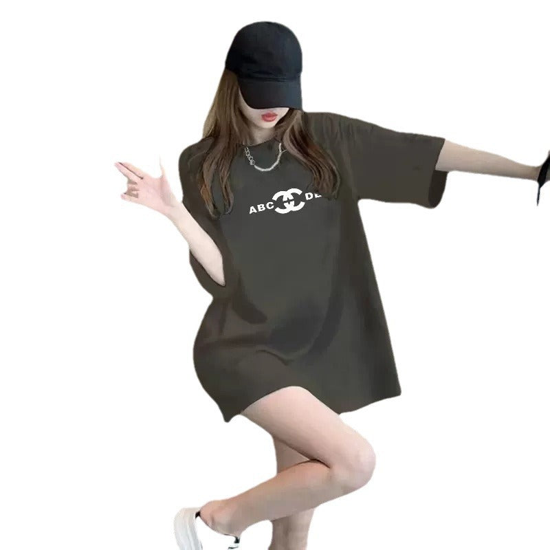 Dame T-shirt i løs oversized stil med kreativt tryk Stilla