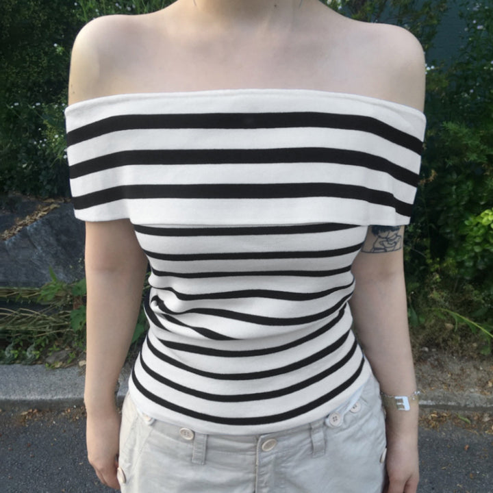 Dame Off-Shoulder Top med stribet design og bred krave Skovae