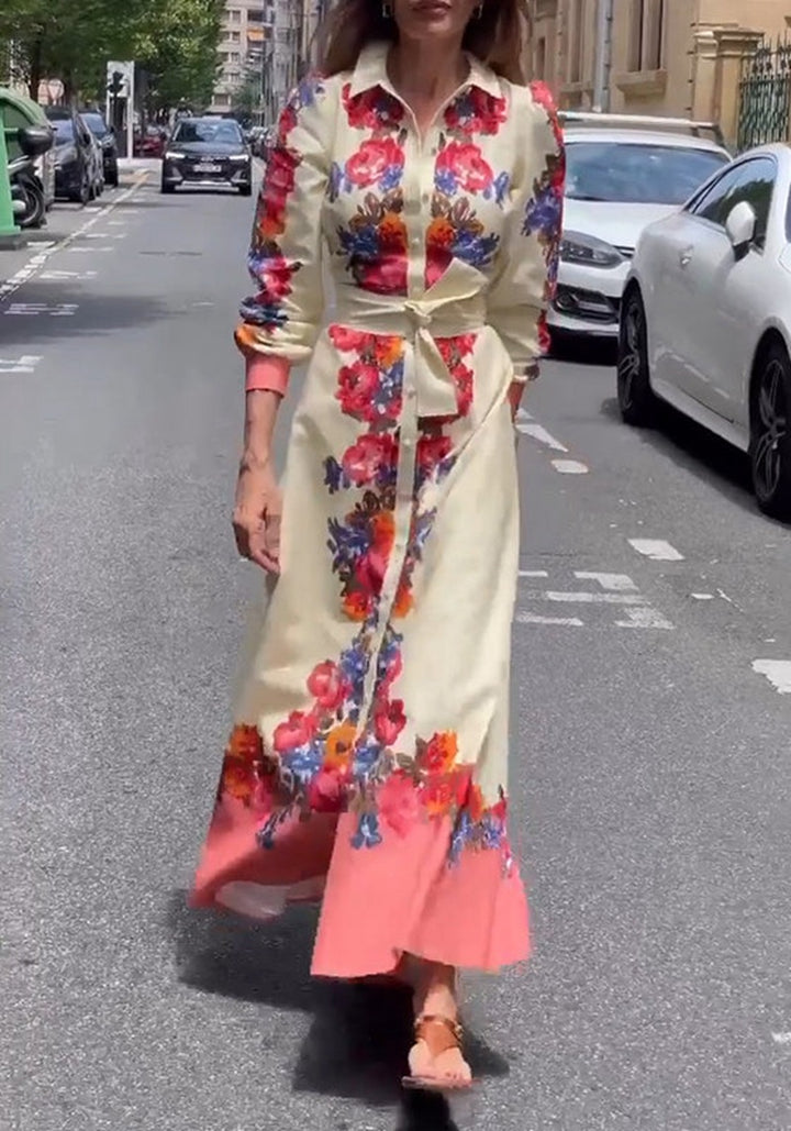 Dame maxikjole med blomstermønster og elegant knapdetalje Stilla