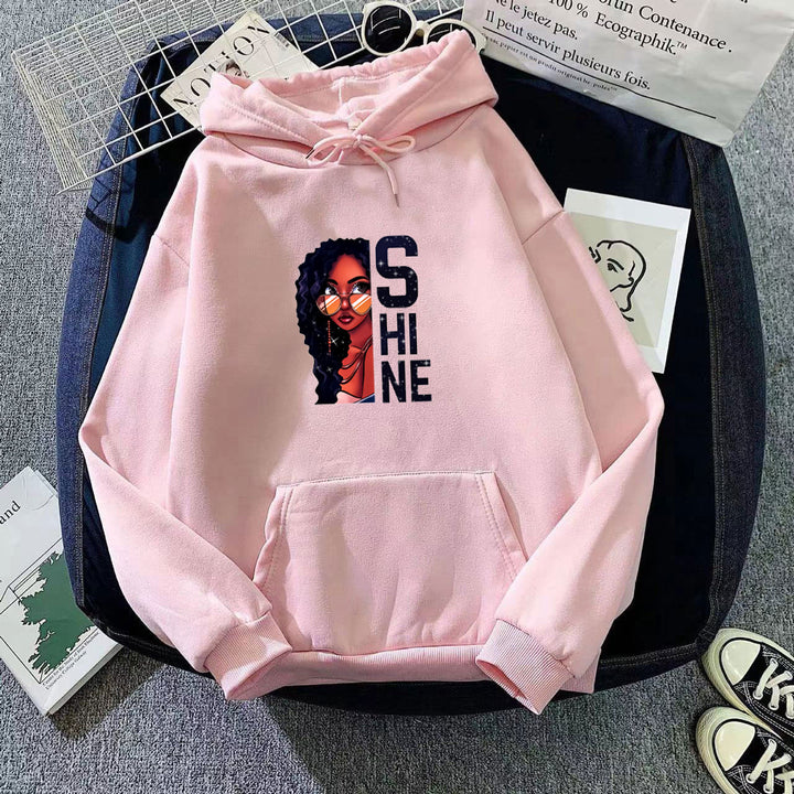 Kvindernes hættebluse med kreativt feminint design Skovae