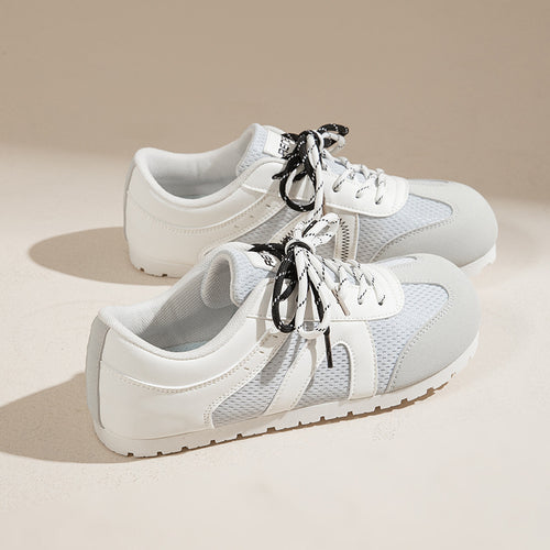 Dame Sneakers i sporty-elegant design med åndbar overfladestruktur og skridsikker sål Stilla