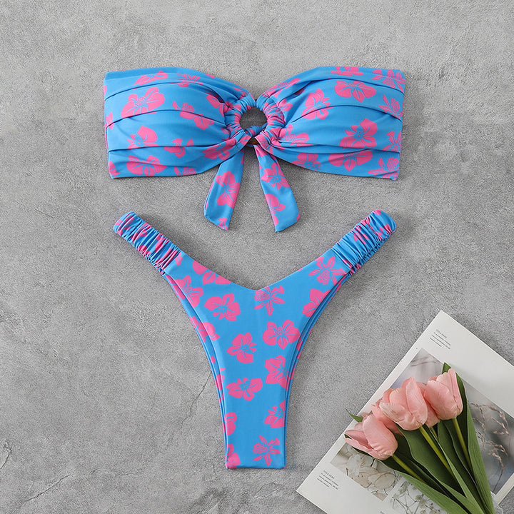 Dame Bandeau-Bikini-sæt med floral design og ringakcent Stilla