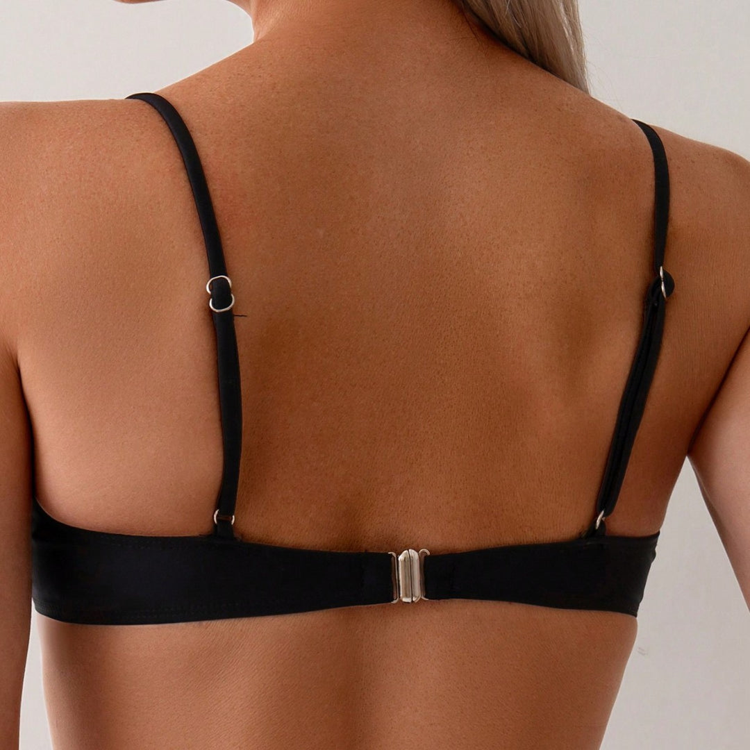 Dame bikini-sæt med elegante bølgekanter og justerbare stropper Stilla