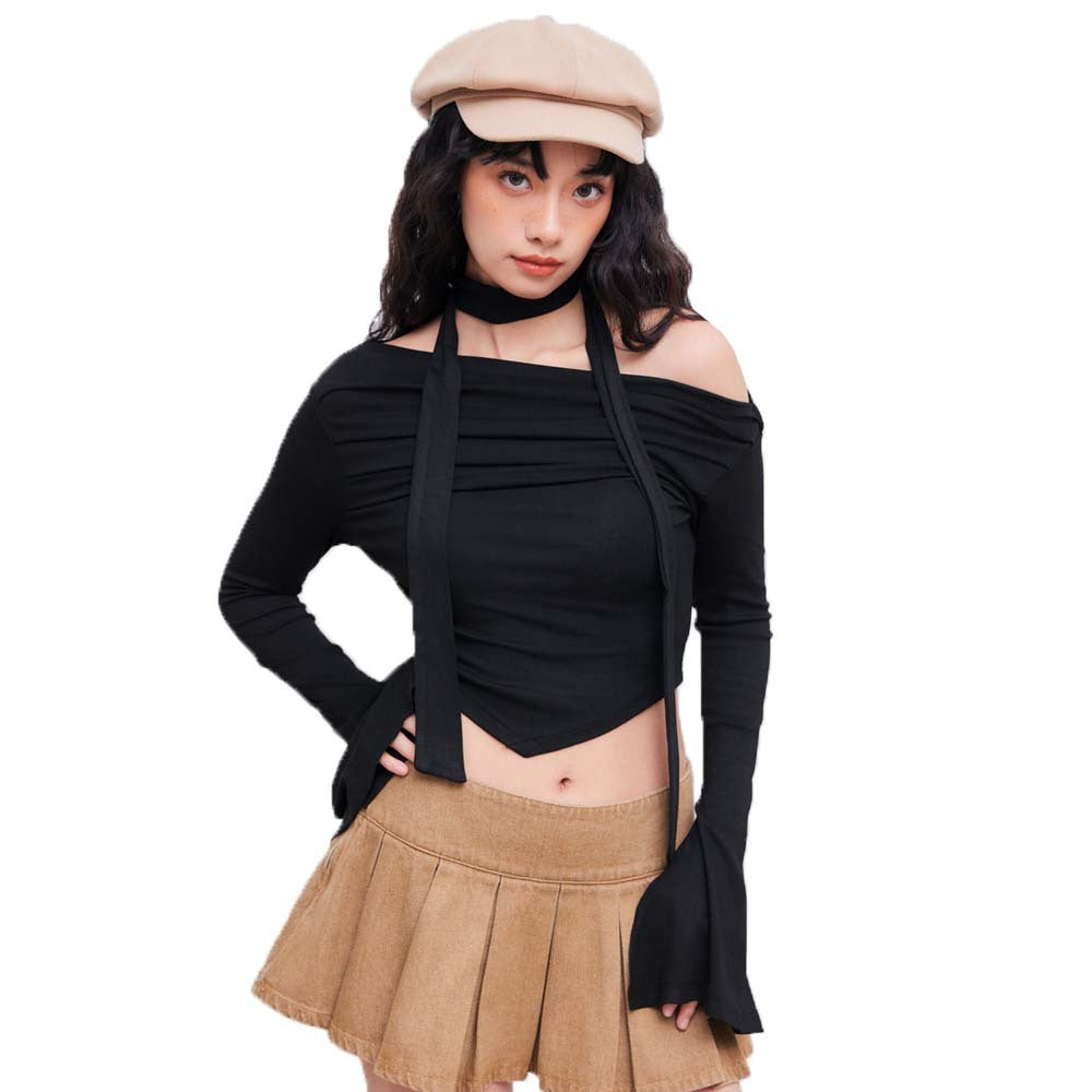 Damer crop top med asymmetrisk halterneck design og elegant drapering Stilla