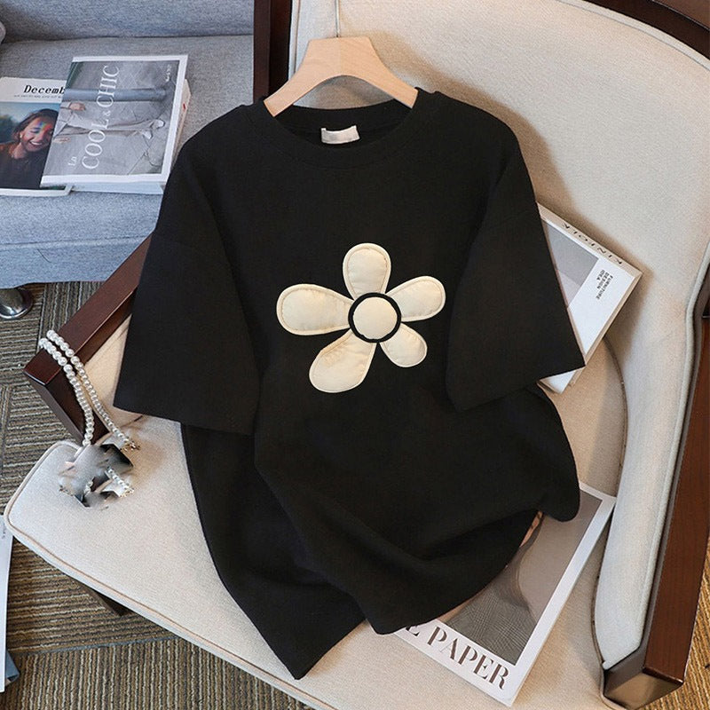 Dame T-shirt med stort, kunstnerisk blomsterapplikation Stilla