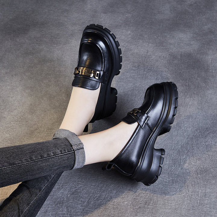Dame Chunky Platform Loafers med dekorative metal accenter Stilla