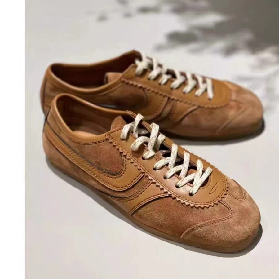 Herrer retro-inspirerede ruskinds snøresneakers med farverige accenter Stilla