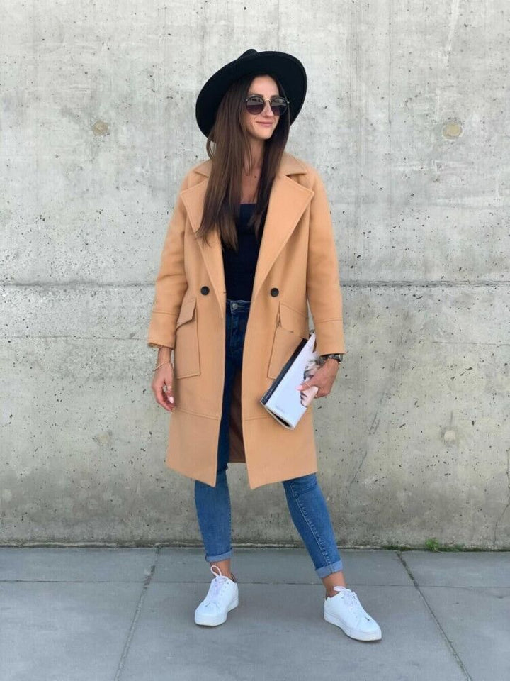Dame Oversized trenchcoat med dybe lommer og afslappet snit Stilla