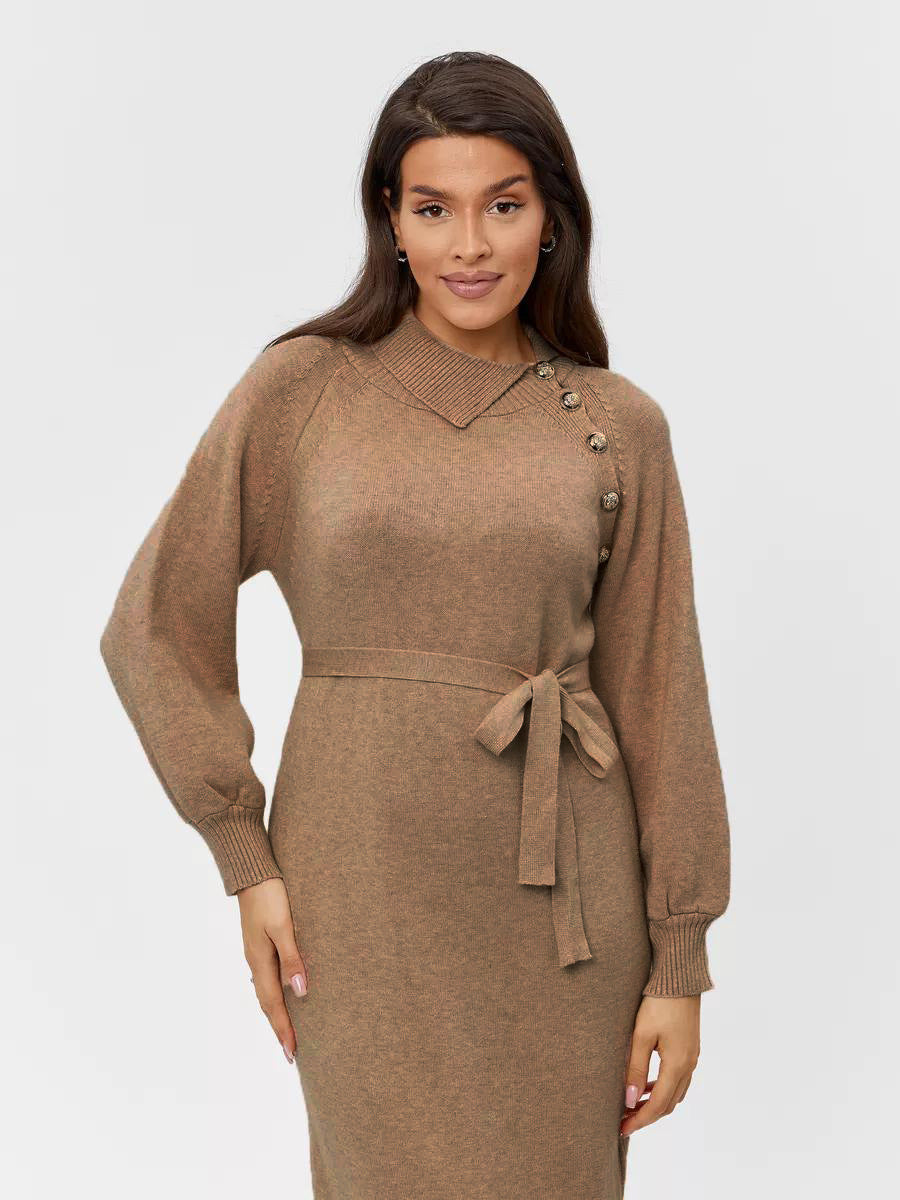 Femme Elegante Strik-Midi-Kjole med Knapdetalje Stilla
