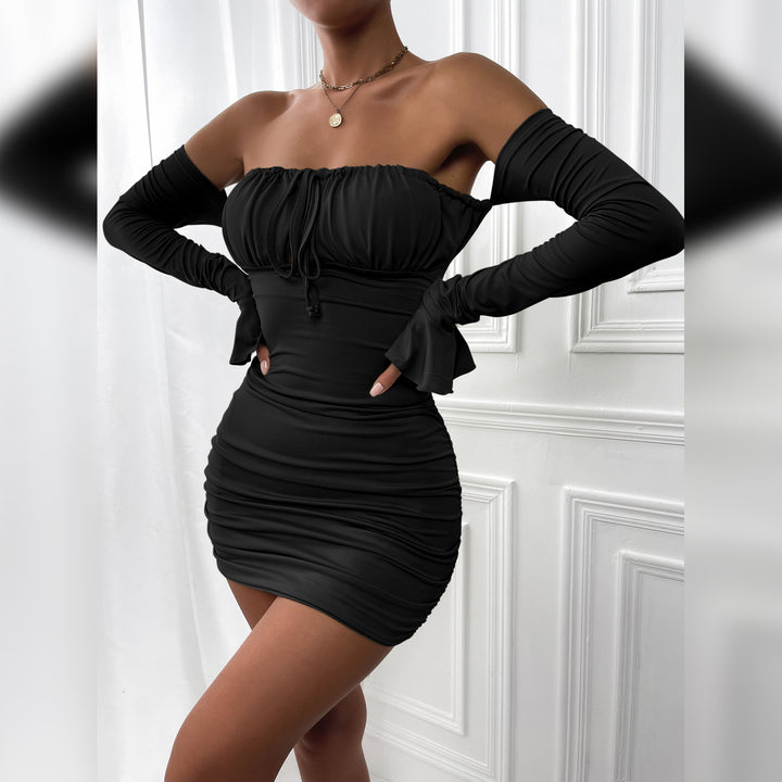 Dame Off-Shoulder Mini Kjole med Skørt og Lange Ærmer Skovae