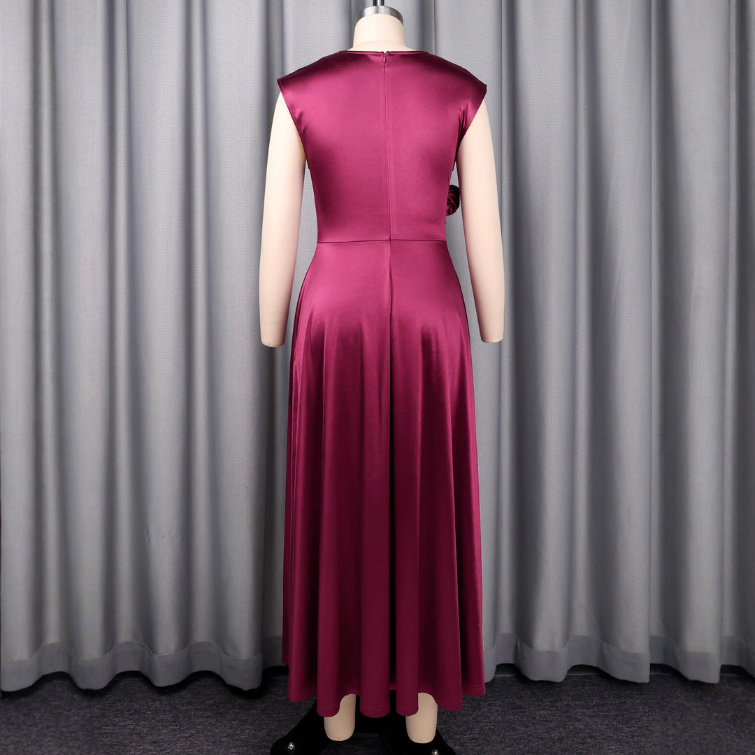 Dame elegant maxikjole med asymmetrisk slids og blomsteragtig accent Skovae